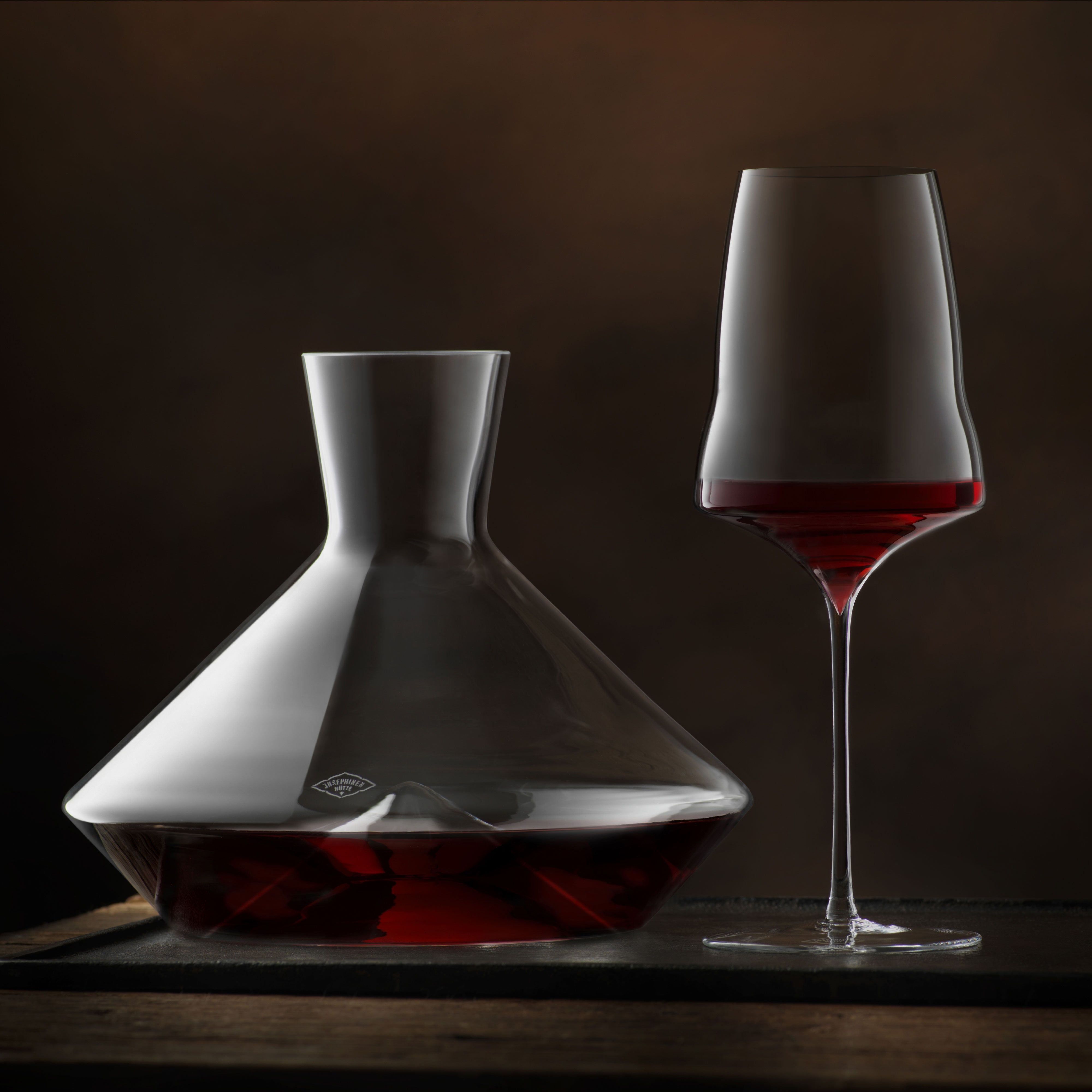 Josephine N° 7 – Decanter by Josephinenhütte with Josephine N° 2 – Universal wine glass by Josephinenhütte